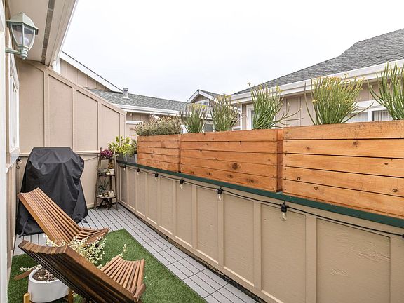 balcony off living room