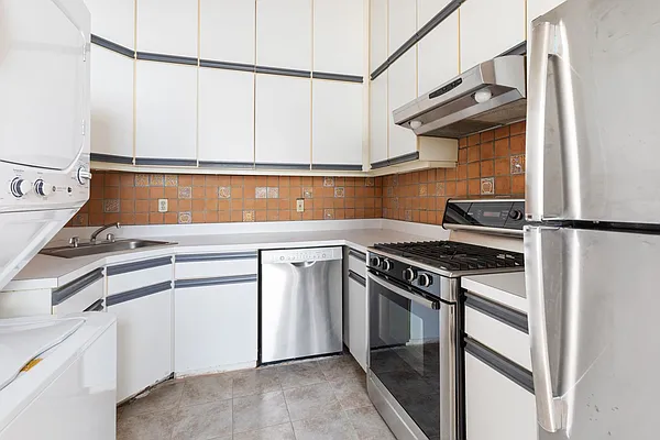 Rented by Compass | media 13