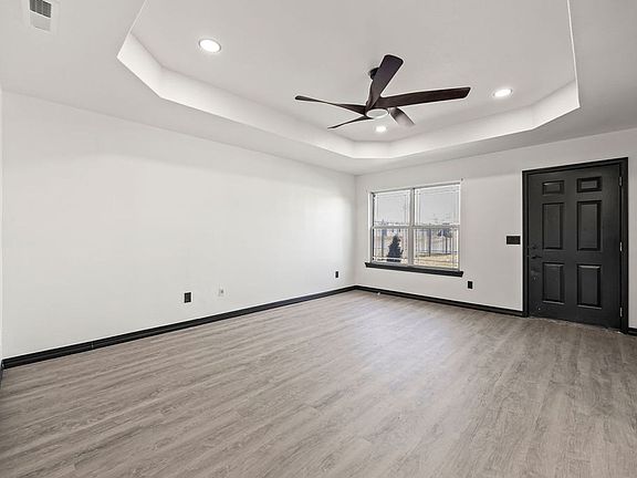 5th image of 706 Bonnie Ln