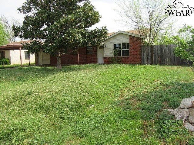 1st image of 1411 Gunnison Dr
