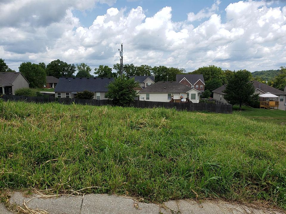 2nd image of 321 White Cliffs Ln