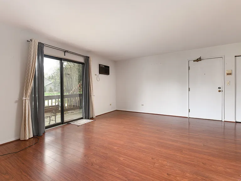 425 Berkshire Dr #16 — Photo 3