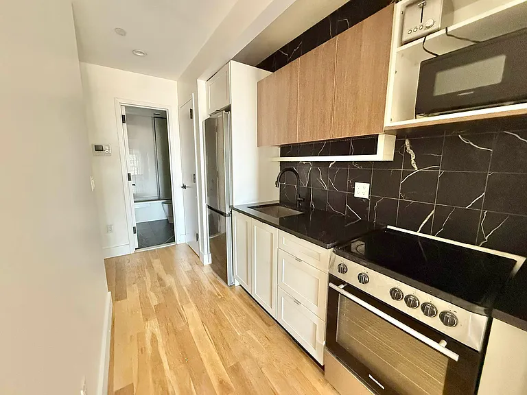 830 Saint Johns Pl #5F — Photo 7