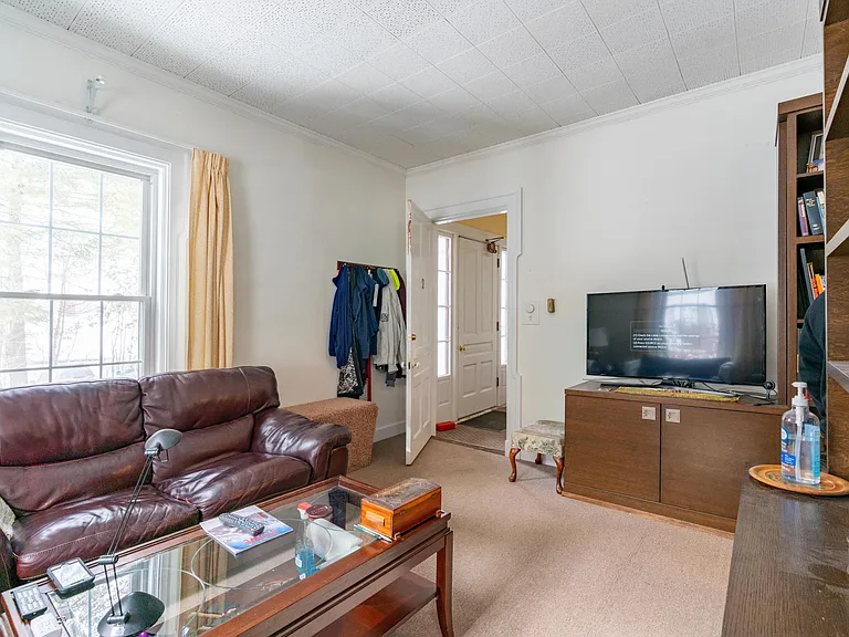 359 Maple St #2 — Photo 3