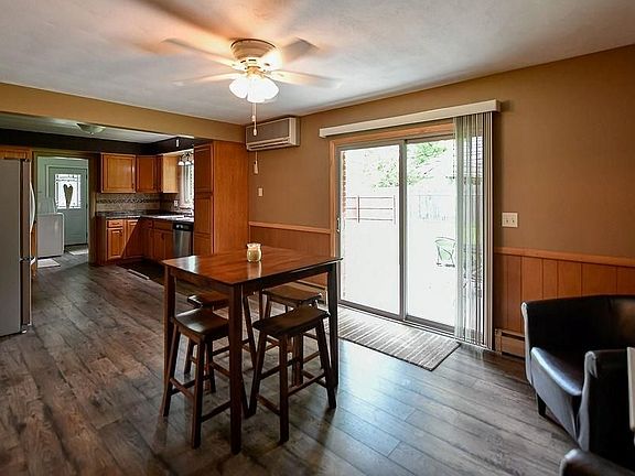 4th image of 700 Winterberry Dr