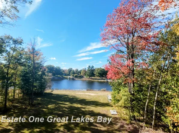 Lakeshore Dr, Gladwin, MI 48624