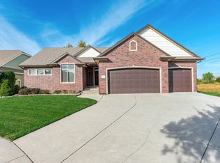 3335 N Flat Creek Cir, Wichita, KS 67205