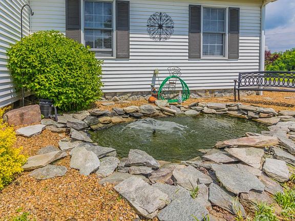 5th image of 17925 Glenwood Dr