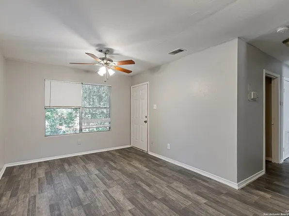 1655 Amanda St, San Antonio, TX 78210