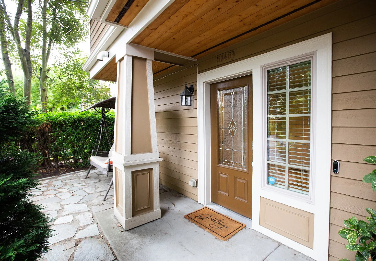 Gorgeous 3-Bed Capitol Hill Townhome With A/C, Garage & Partial Furnishings!- Available Now For Rent — Photo 3