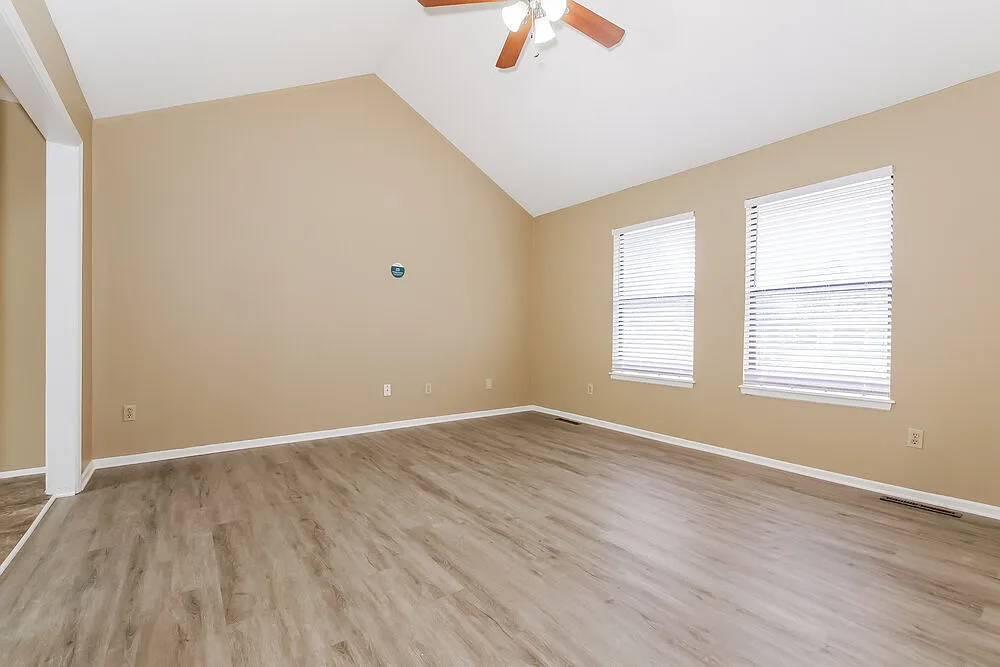 3 bed, 2.0 bath, 1391 sqft, $1,835 — Photo 4