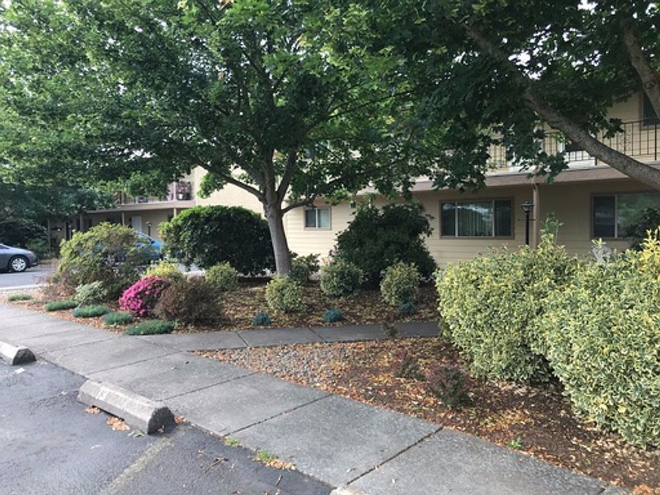 121Townhouse Apartments 300 E 6th Ave Junction City OR Zillow