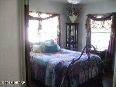 5th image of 126 Sylvania Pl
