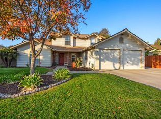 398 Palm Cir, Hanford, CA 93230