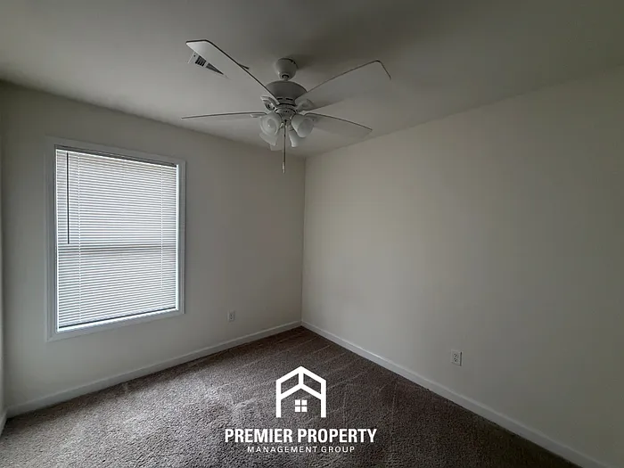 208 Bradford Cir — Photo 11