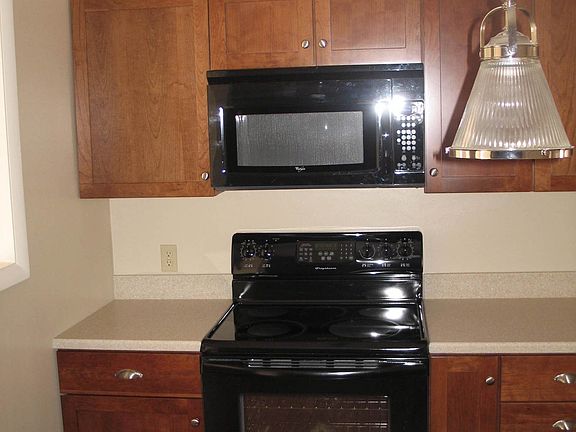 4th image of 109 Berkley Ln