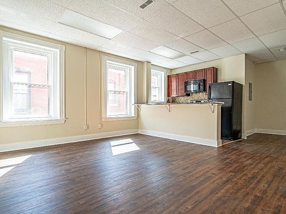 2nd image of 4212 Parkside Ave APT 5