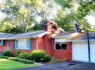 4913 NW Mandalay Rd, Knoxville, TN 37921