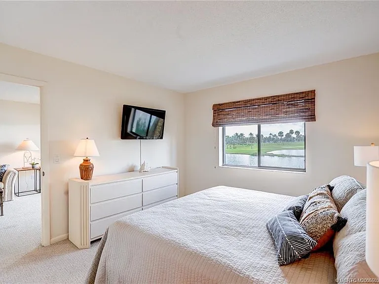5593 NE Gulfstream Way — Photo 21