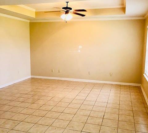 4th image of 507 Saint Seton Ln