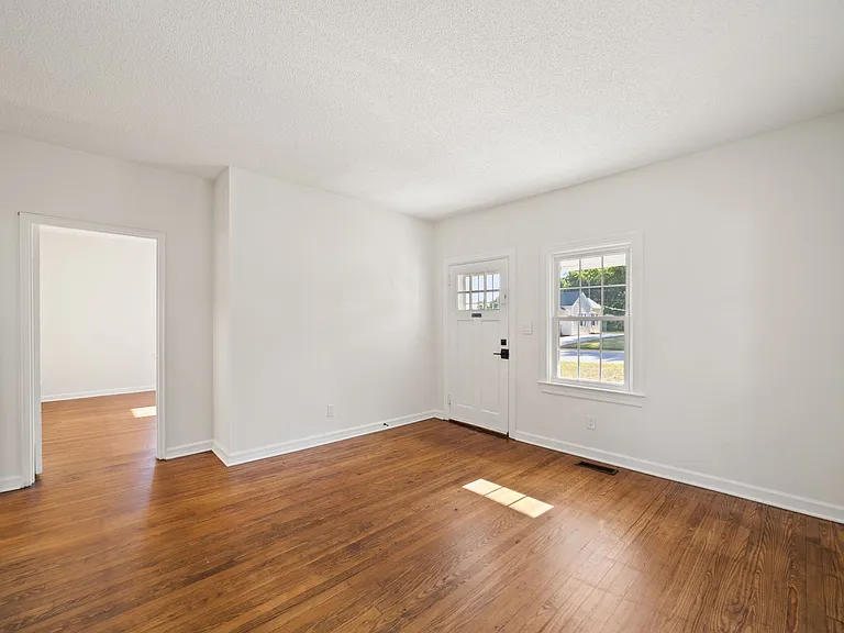 2312 Maple St — Photo 17