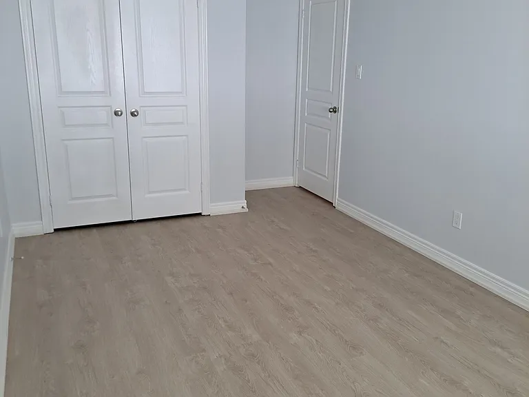 98 Highgate Dr #UPPER LEVEL — Photo 9