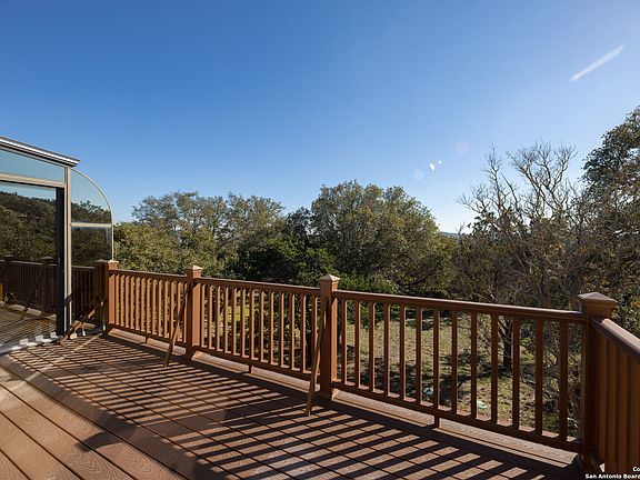 4th image of 8818 Canyon Crest
