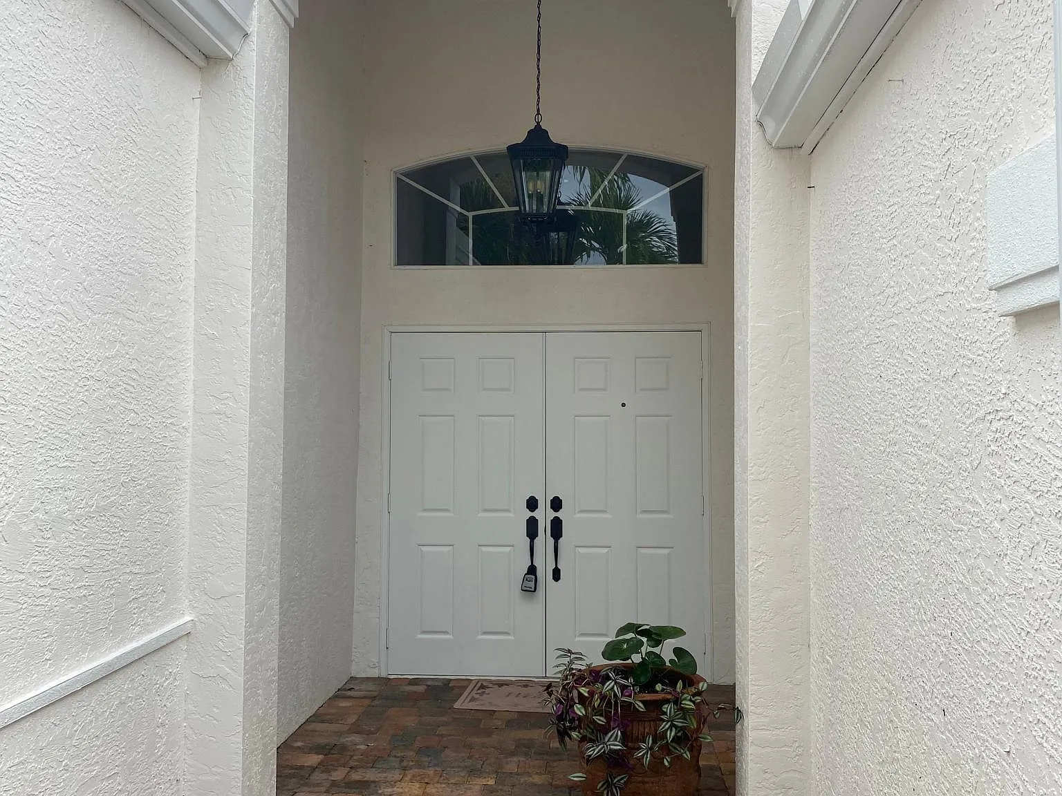 1522 Whispering Oaks Cir — Photo 2