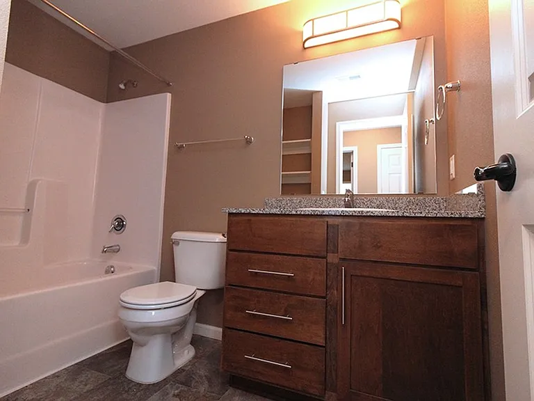 Bridgeview Bay Condos — Photo 20