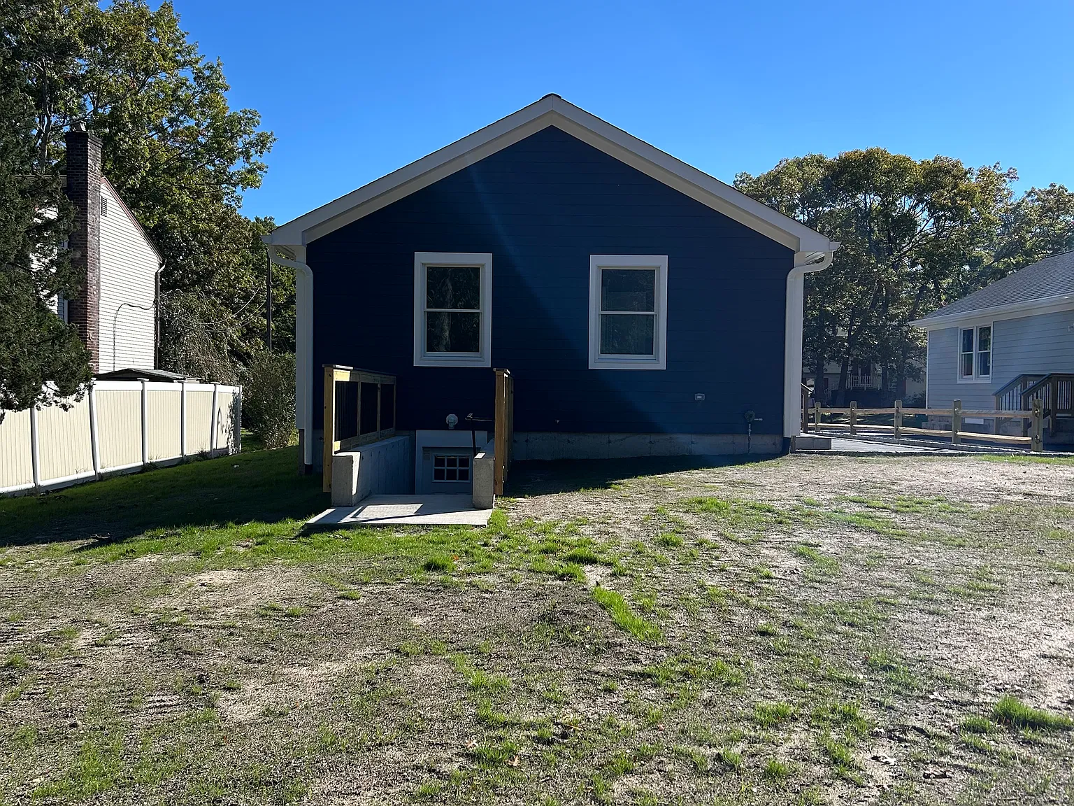 4 bed, 2.5 bath, 1300 sqft, $4,500 — Photo 3