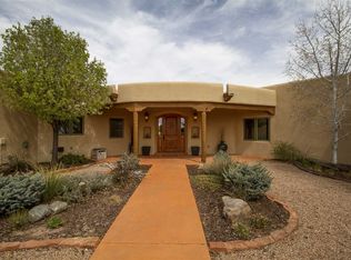 7 Penny Ct, Santa Fe, NM 87507