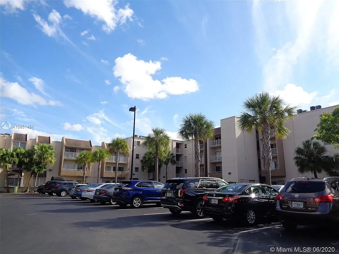 1 bed, 1.5 bath, 809 sqft, $2,000 — Photo 2