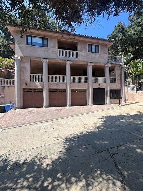 1st image of 3662 Cadman Dr