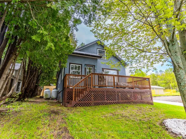 16 Newcastle St, Minden Hills, ON K0M 2K0