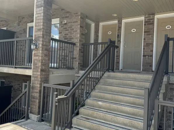 35 Mountford Dr #26, Guelph, ON N1E 0G6
