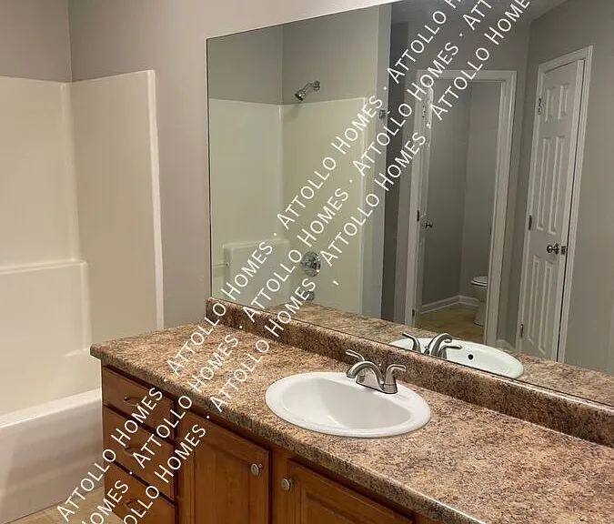 16427 Waterbury Ln — Photo 10