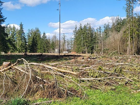 3rd image of 444 Meier Road