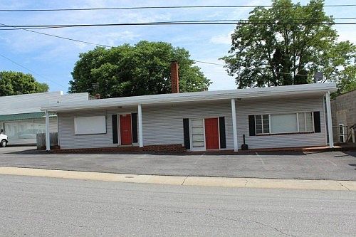 1st image of 110 Peakland Ct