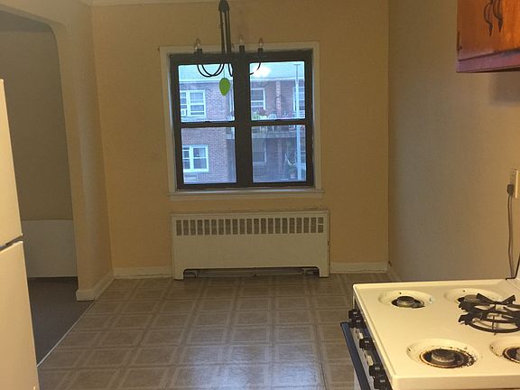 3rd image of 2515 37th St