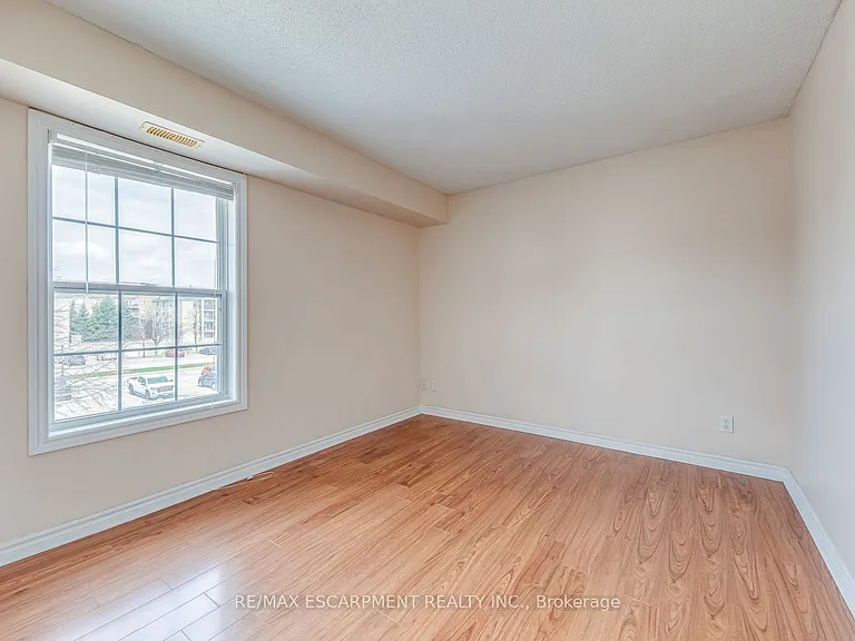 1411 Walkers Line #302 — Photo 20