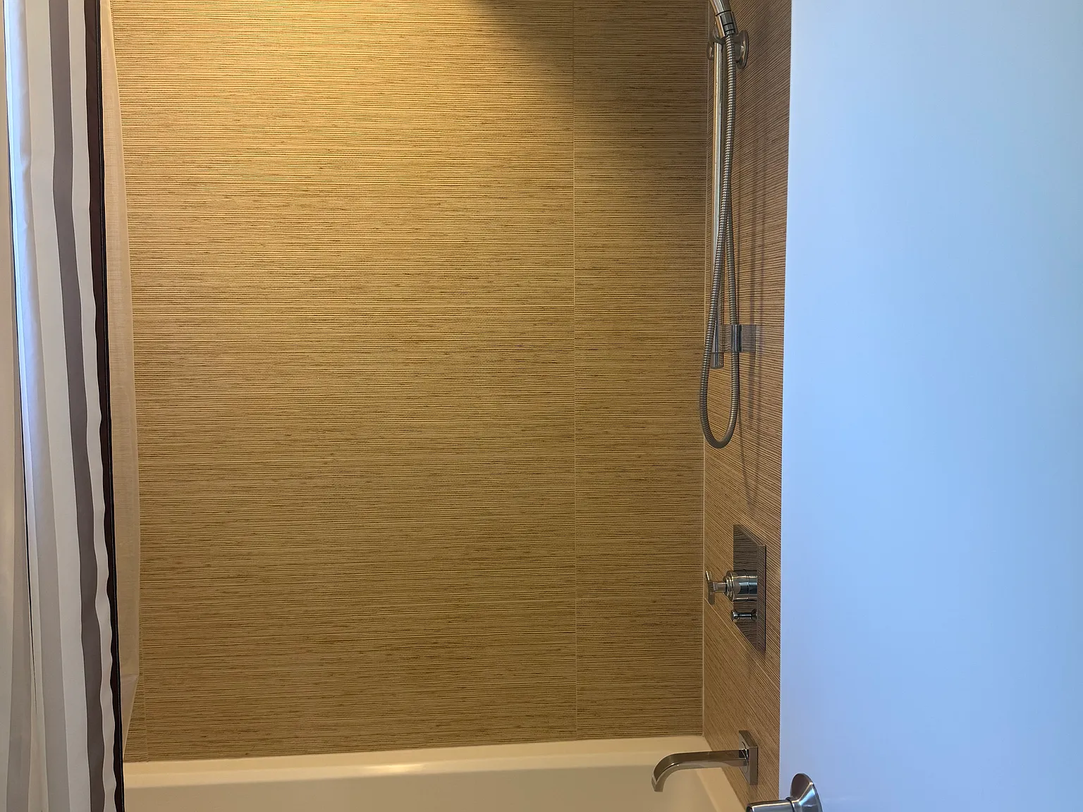 Studio, 800 sqft, $3,500 — Photo 2