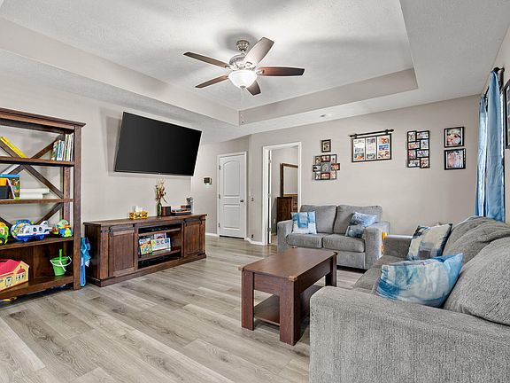 5th image of 531 S Forest Lane