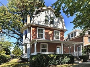 629 Old Lancaster Rd, Bryn Mawr, PA 19010