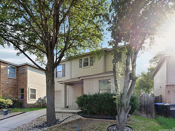 2nd image of 104 Booker Palm