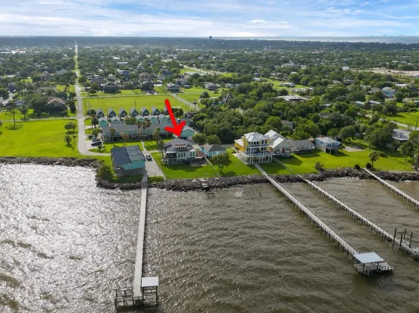 937 5th St, San Leon, TX 77539