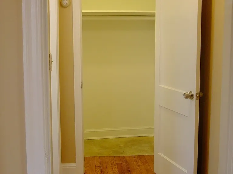 8401 Greenwood Ave — Photo 16