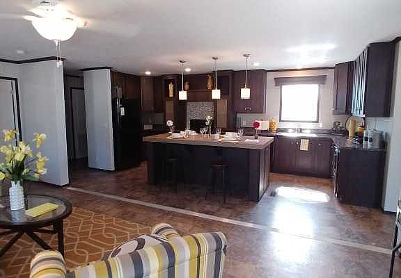 5th image of 83 Menlo Park Dr