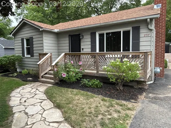 257 Perry St, Lake Orion, MI 48362