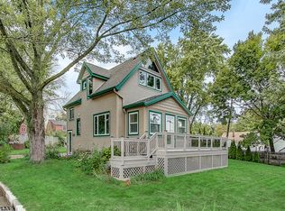 8710 W Hayes Pl, West Allis, WI 53227