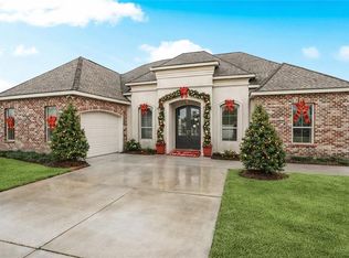 204 Lac Segnette Dr, Luling, LA 70070